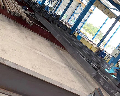 利鵬偉業(yè)鋼板中厚板切割加工的過程是什么？